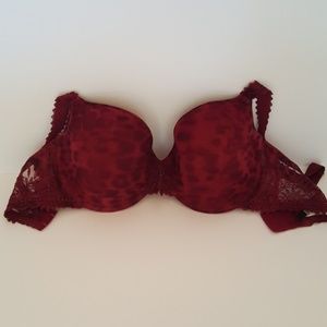 Chantelle Bra Style #835/3692 Size USA 32DDD